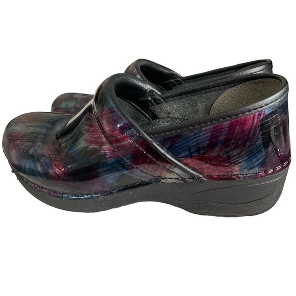 Dansko XP 2.0 Color Sweep Patent Clogs - Picture 7 of 7